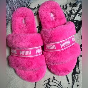 PUMA Hot Pink Faux Fur Slides Women’s 5 (Kids 3–4) Barbie Glam Cozy Slippers